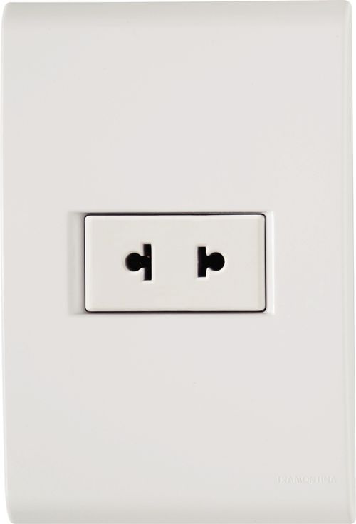 Conjunto 4X2 Con 1 Enchufe 2P Tramontina Liz 10-15 A 250 V Blanco