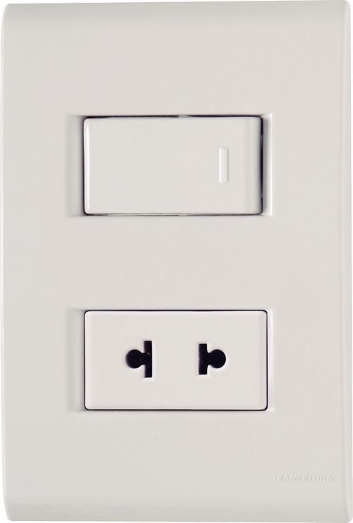 Conjunto 4X2 Con 1 Interruptor Sencillo 10 A 250 V Y 1 Enchufe 2P 10-15 A 250 V Tramontina Liz Blanco