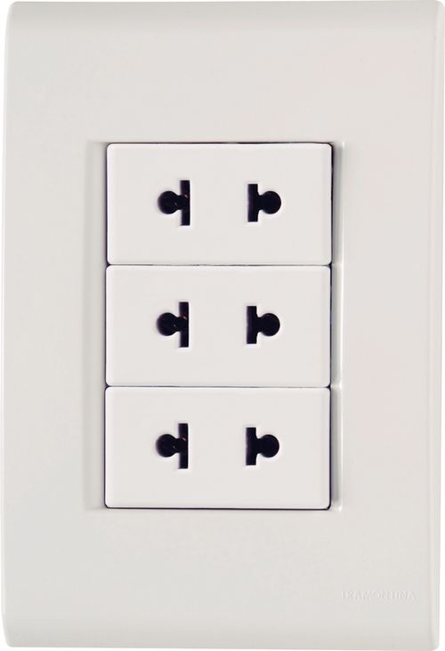Conjunto 4X2 Con 3 Enchufes 2P 10-15 A 250 V Tramontina Liz Blanco