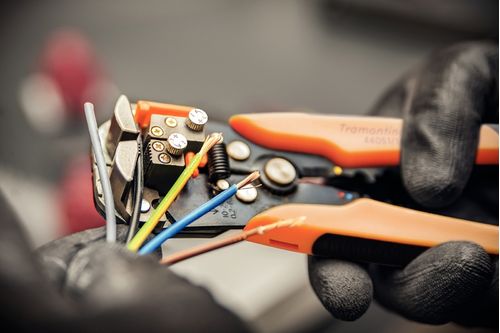 Pinza Pelacable Automática 8" Tramontina Pro